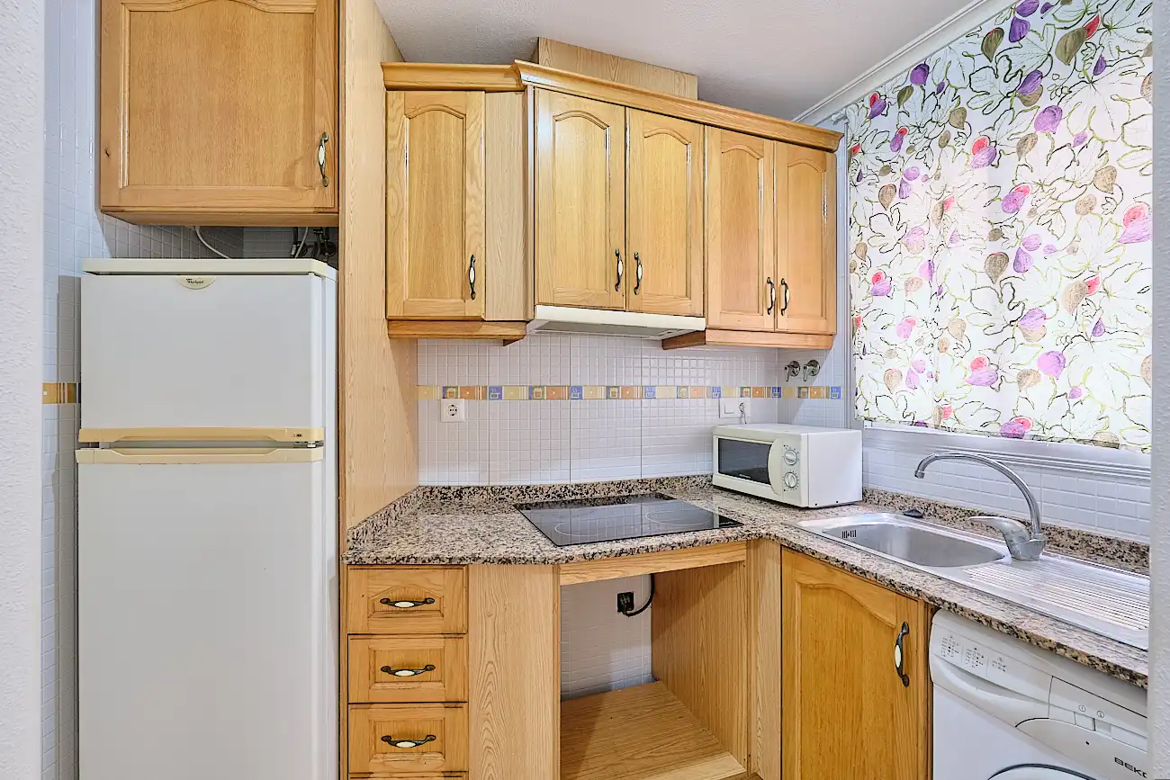 Apartamento en venta en Calle Almudena, Antonio Machado