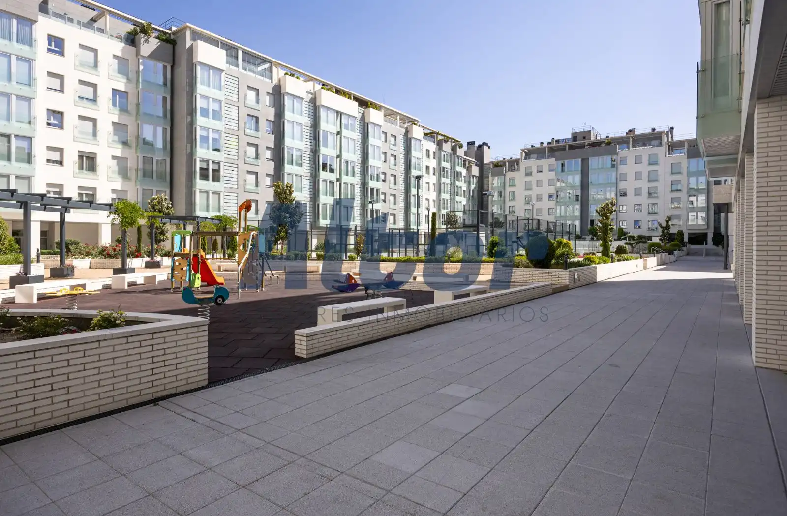 Terrasse von Wohnung zum Verkauf in Madrid mit Klimaanlage, Abstellraum und Schwimmbad