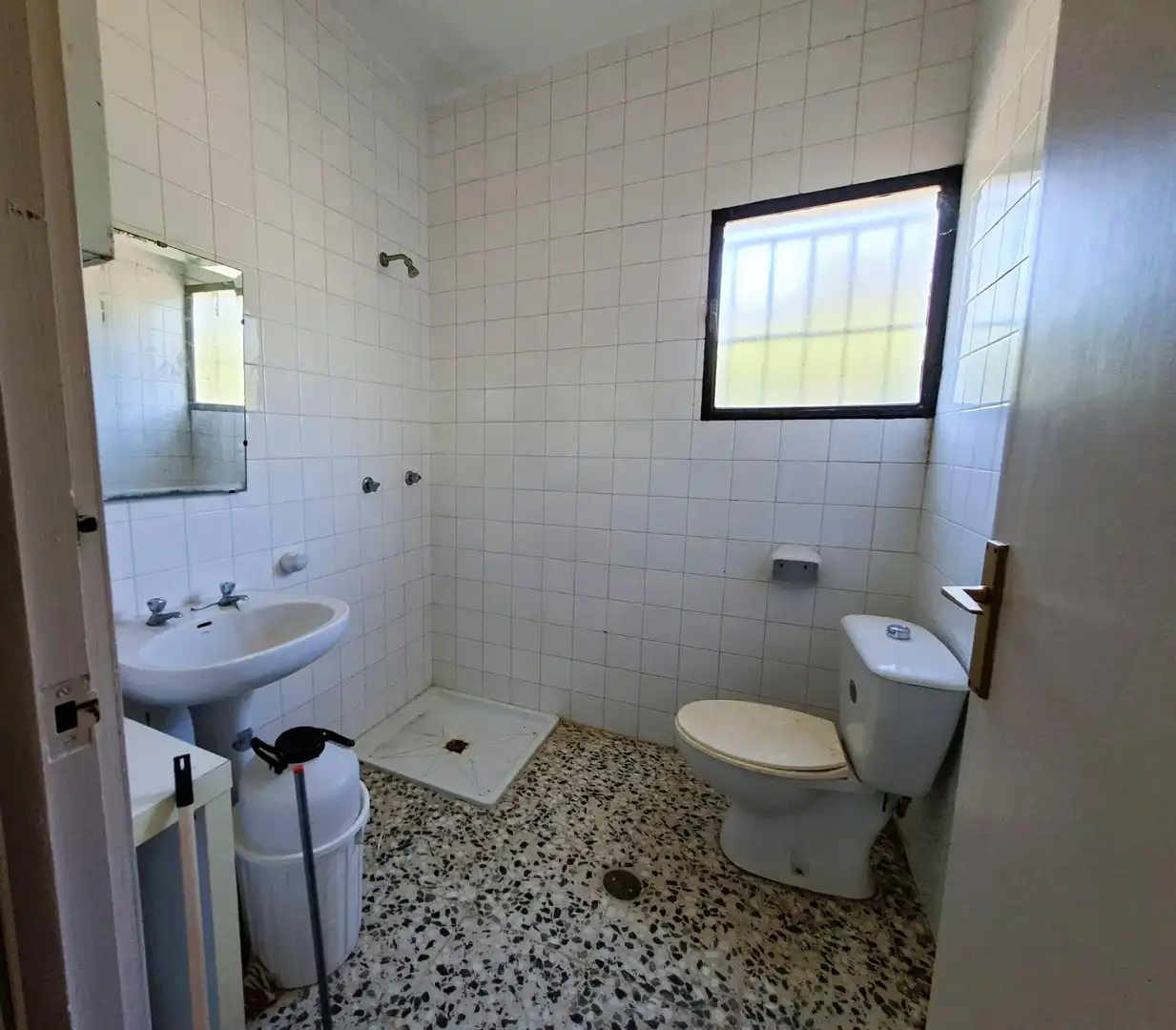 Baño de Casa o chalet en venta en Guillena con Aire acondicionado, Jardín privado y Terraza