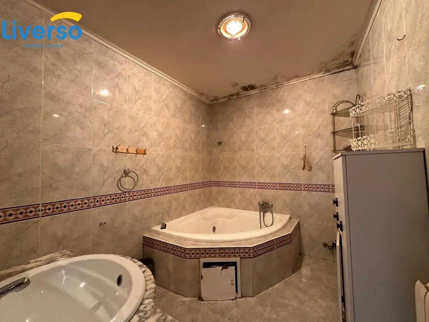 Bathroom of Residential for sale in Quintanilla del Agua y Tordueles