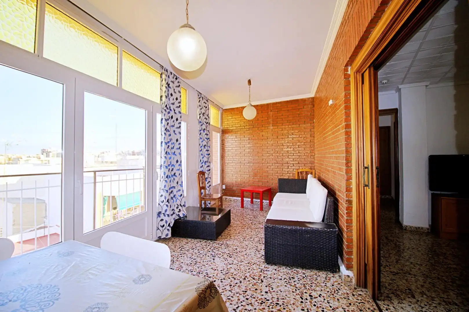 Wohnzimmer von Dachboden zum Verkauf in Elche / Elx mit Terrasse und Balkon