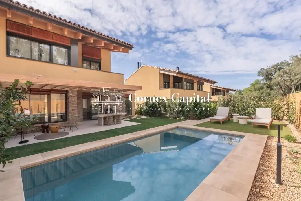 Casa a schiera con piscina in vendita a Ample