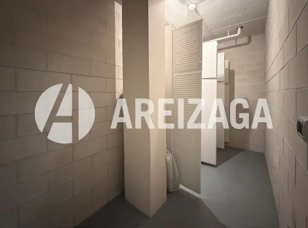 Piso en venta en Donostia - San Sebastián  con Calefacción, Terraza y Trastero