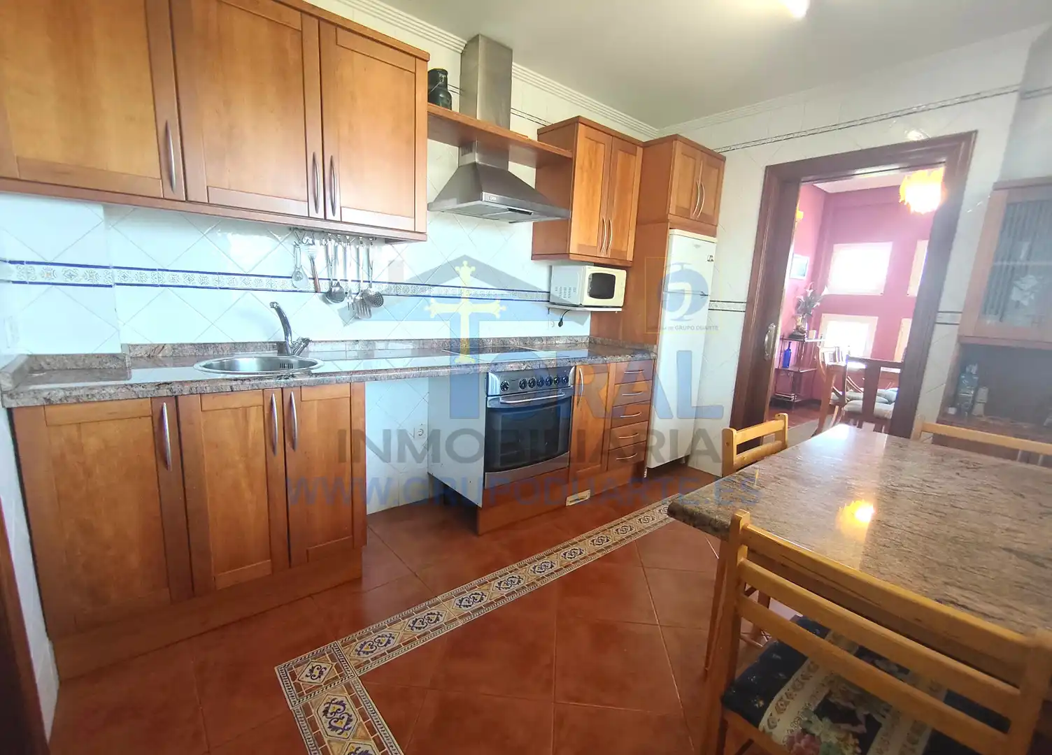 Cuina de Casa o xalet en venda en Siero amb Calefacció, Jardí privat i Parquet