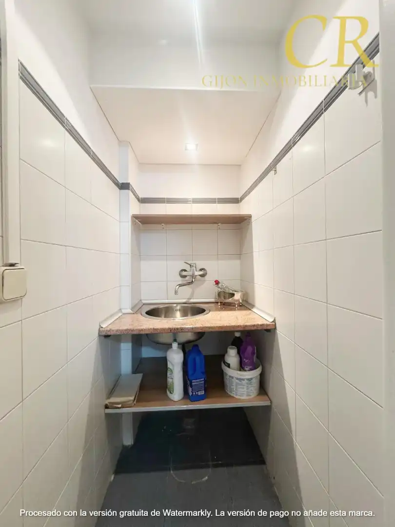 Cocina de Local de alquiler en Gijón  con Aire acondicionado