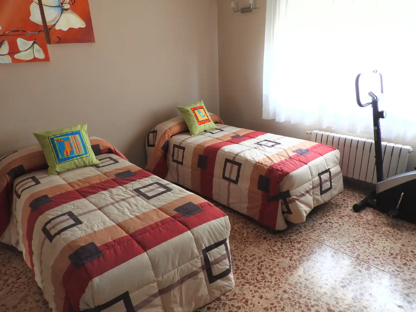 Schlafzimmer von Haus oder Chalet zum Verkauf in Castellar del Vallès mit Klimaanlage, Heizung und Privatgarten