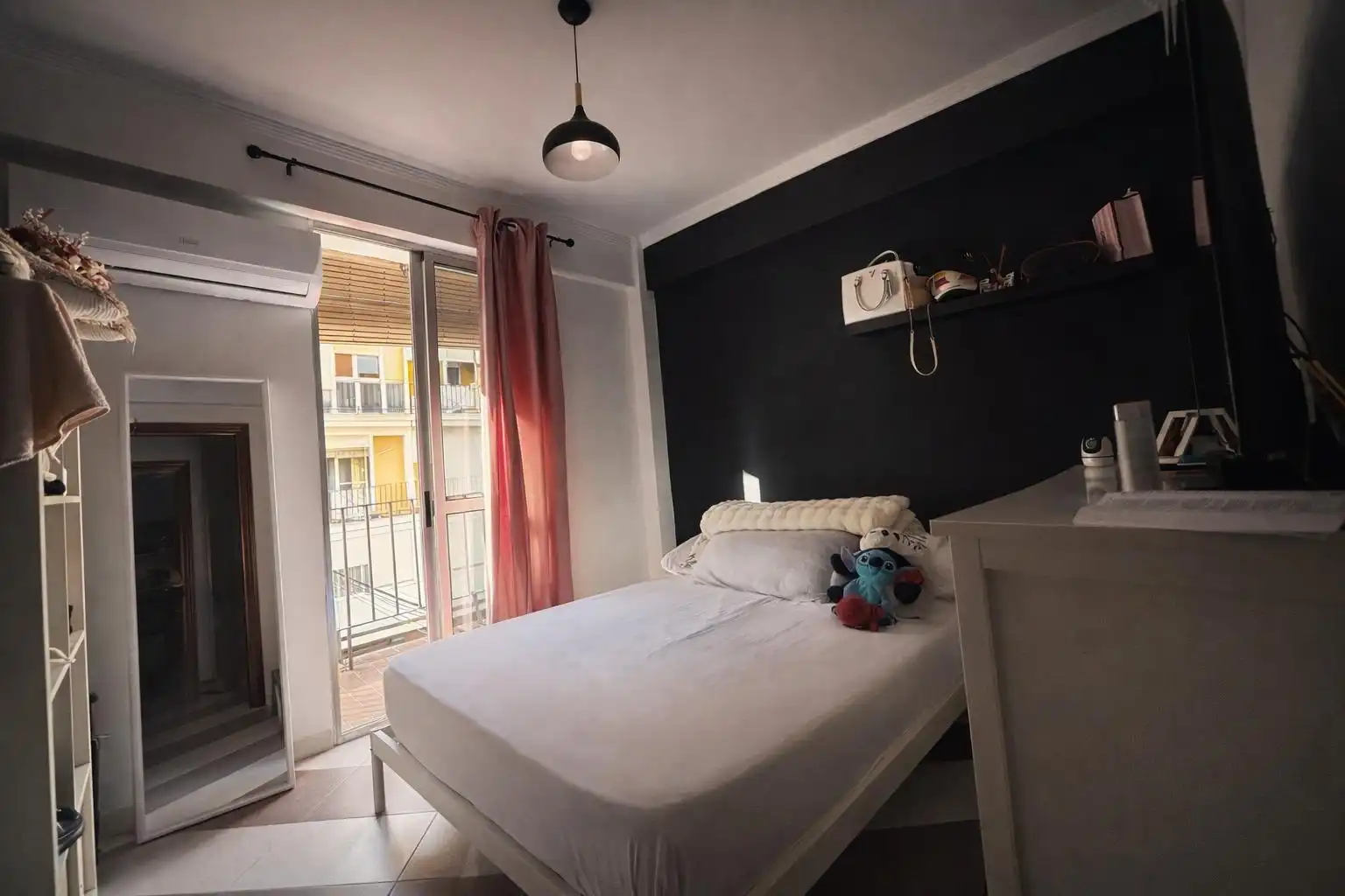 Habitación de Piso en venta en  Sevilla Capital con Aire acondicionado y Terraza