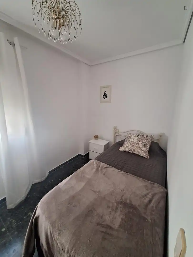 Habitación de Apartamento de alquiler en Moncada con Amueblado, Horno y Lavadora