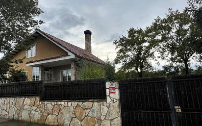 Vista exterior de Casa o xalet en venda en Buitrago del Lozoya amb Balcó