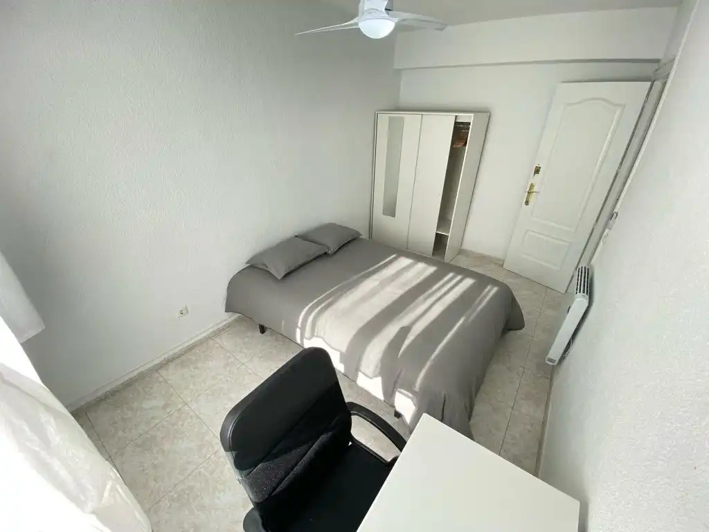 Habitación en Calle del Platino, 37, Los Rosales