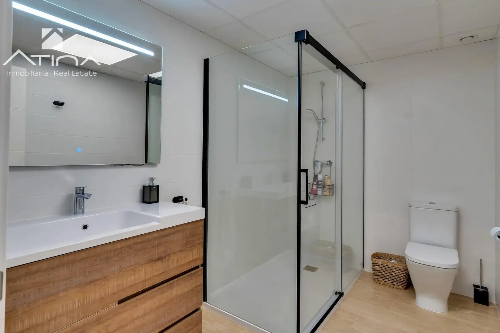 Badezimmer von Einfamilien-Reihenhaus zum Verkauf in Jávea / Xàbia mit Klimaanlage, Terrasse und Gemeinschaftspool