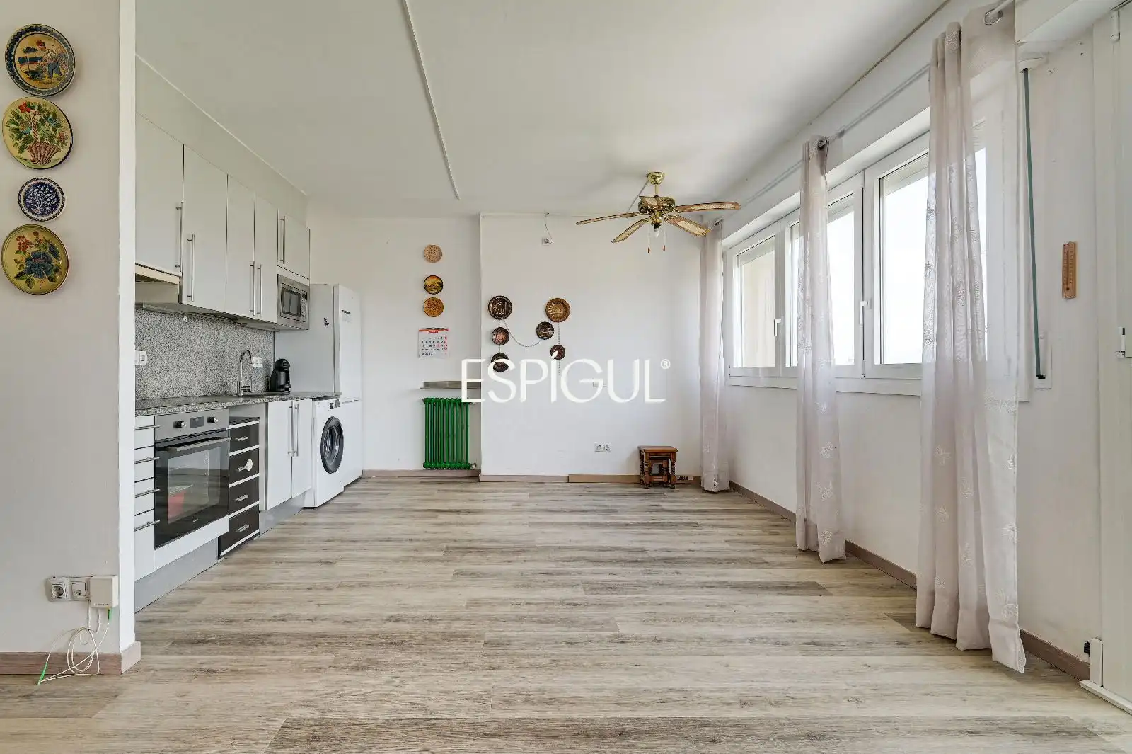Cocina de Piso en venta en Girona con Calefacción, Parquet y Amueblado