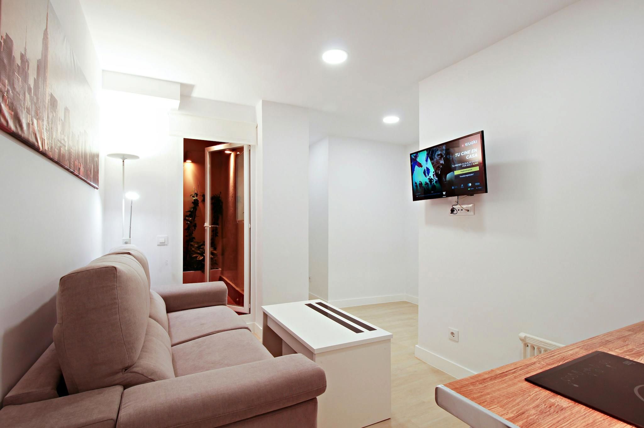 Living room of Flat to rent in  Madrid Capital  with Air Conditioner, Heating and Furnished