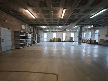 Nave industrial con ascensore in vendita a Passatge de Montserrat Isern