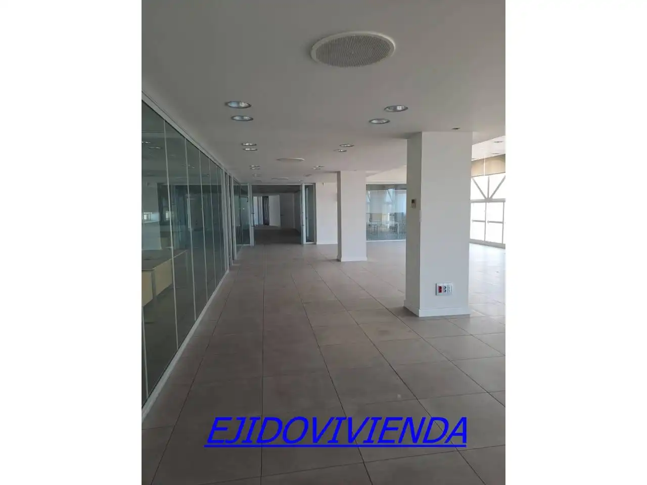 Oficina en venda en Vícar