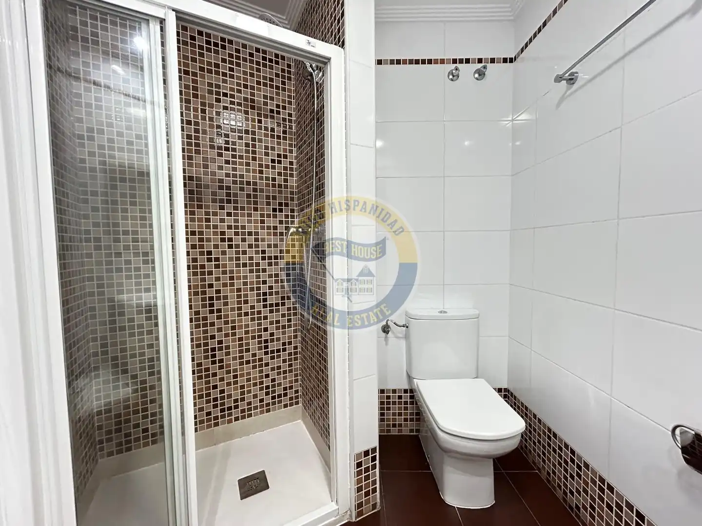 Bany de Apartament en venda en Vigo  amb Calefacció i Traster