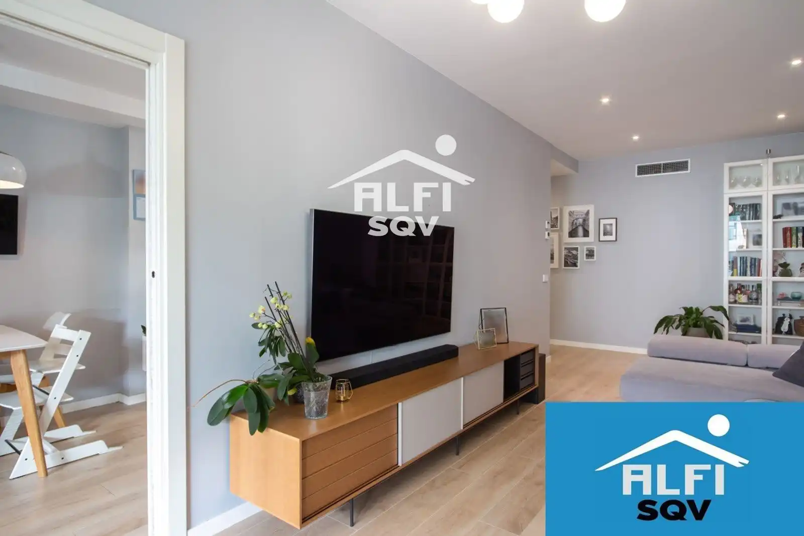 Living room of Flat for sale in Sant Cugat del Vallès  with Air Conditioner, Heating and Terrace