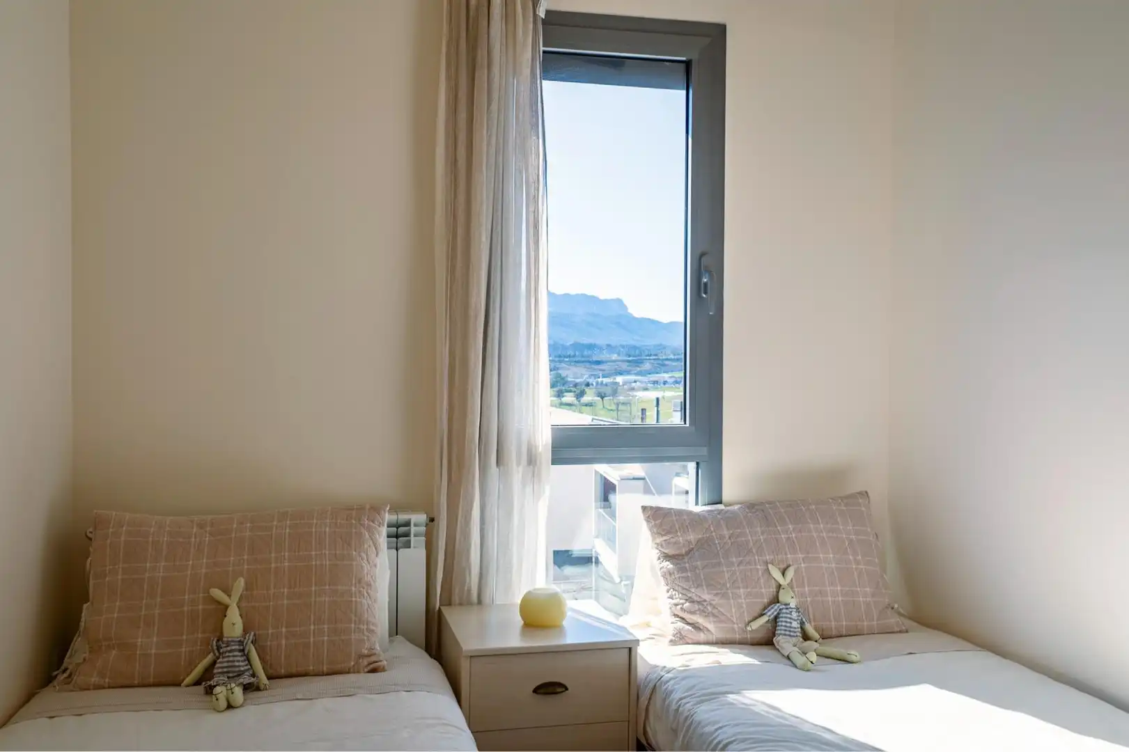 Habitación de Dúplex en venta en Sabiñánigo con Calefacción, Terraza y Trastero