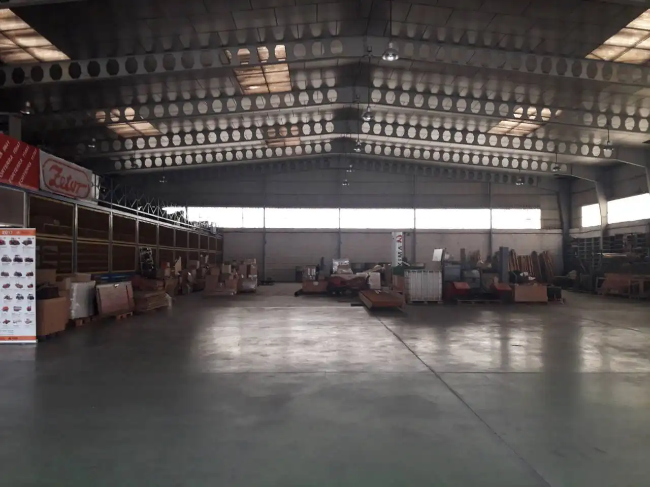 Fabrikhallen zur Miete in Carreño, Asturias