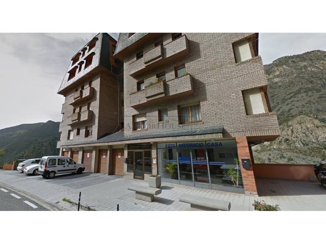 Local comercial en Venta en Sant Julià