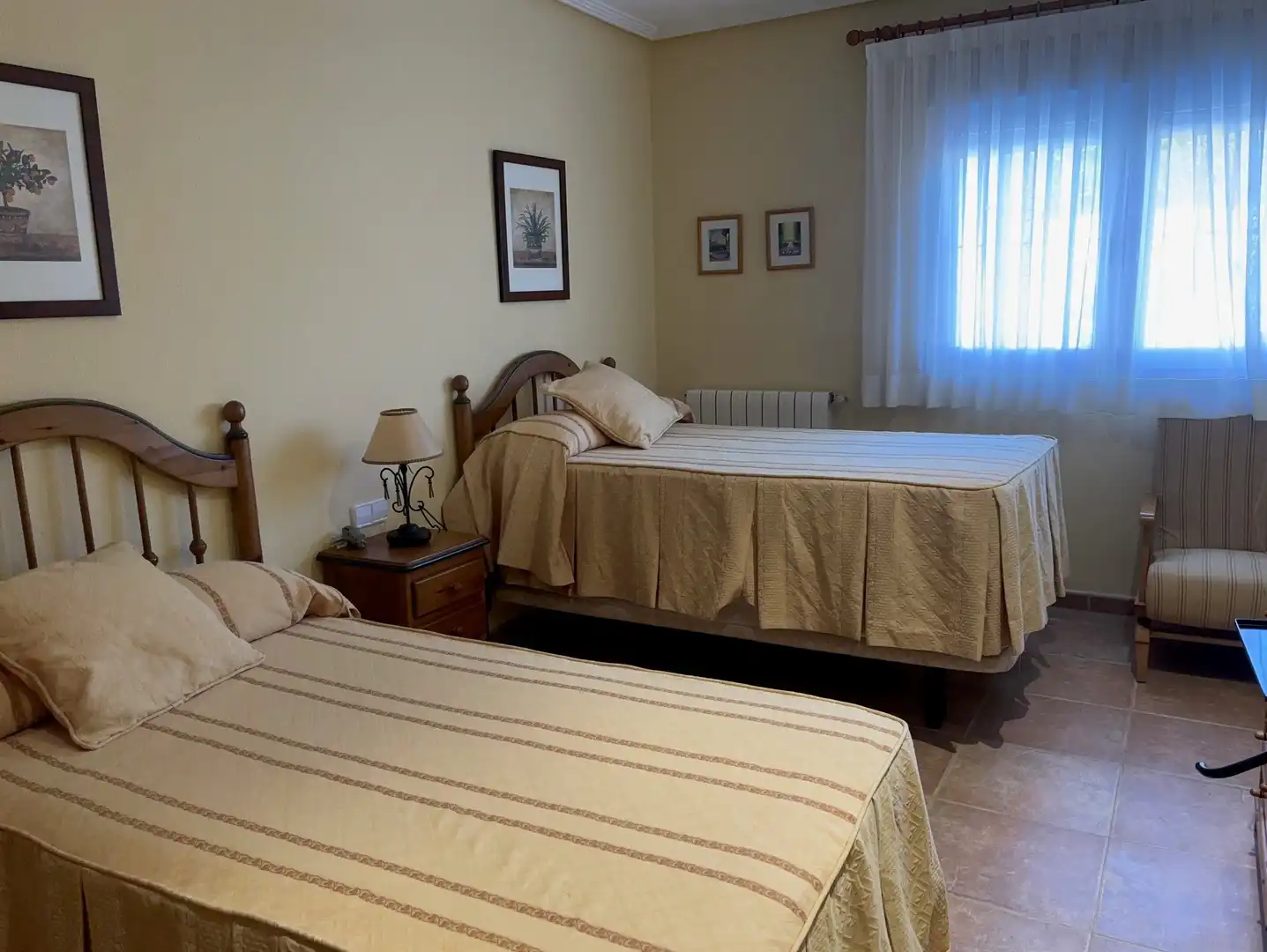 Schlafzimmer von Erdgeschoss zum Verkauf in La Manga del Mar Menor mit Klimaanlage, Privatgarten und Schwimmbad
