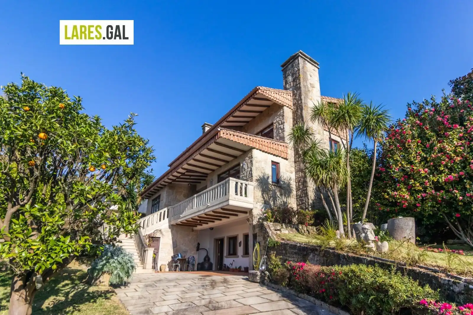 Vista exterior de Casa o xalet de lloguer en Moaña amb Calefacció, Terrassa i Moblat