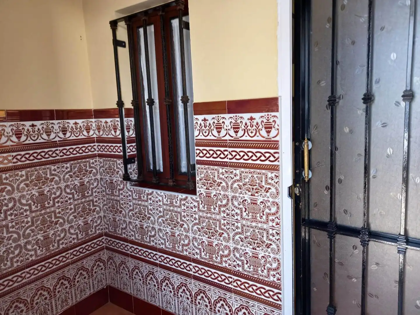 Houses for sale in El Pedroso  with Air Conditioner, Terrace and Storage room