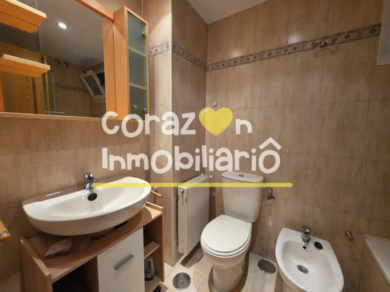 Bathroom of Flat for sale in Madrid  with Heating, Parquet flooring and Storage room