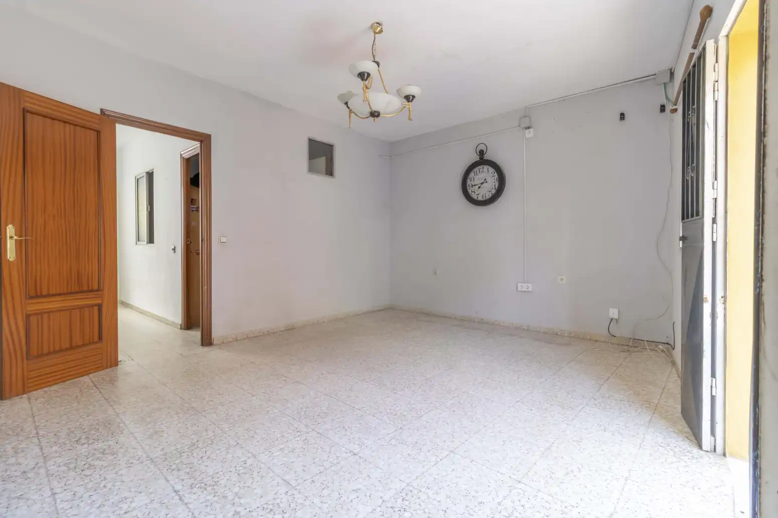 Wohnzimmer von Einfamilien-Reihenhaus zum Verkauf in Sevilla mit Terrasse, Abstellraum und Balkon