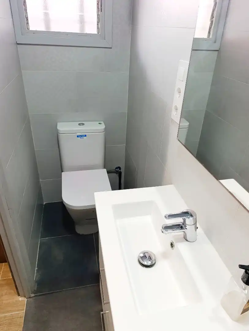 Badezimmer von Erdgeschoss zum Verkauf in Pineda de Mar mit Terrasse, Möbliert und Alarm