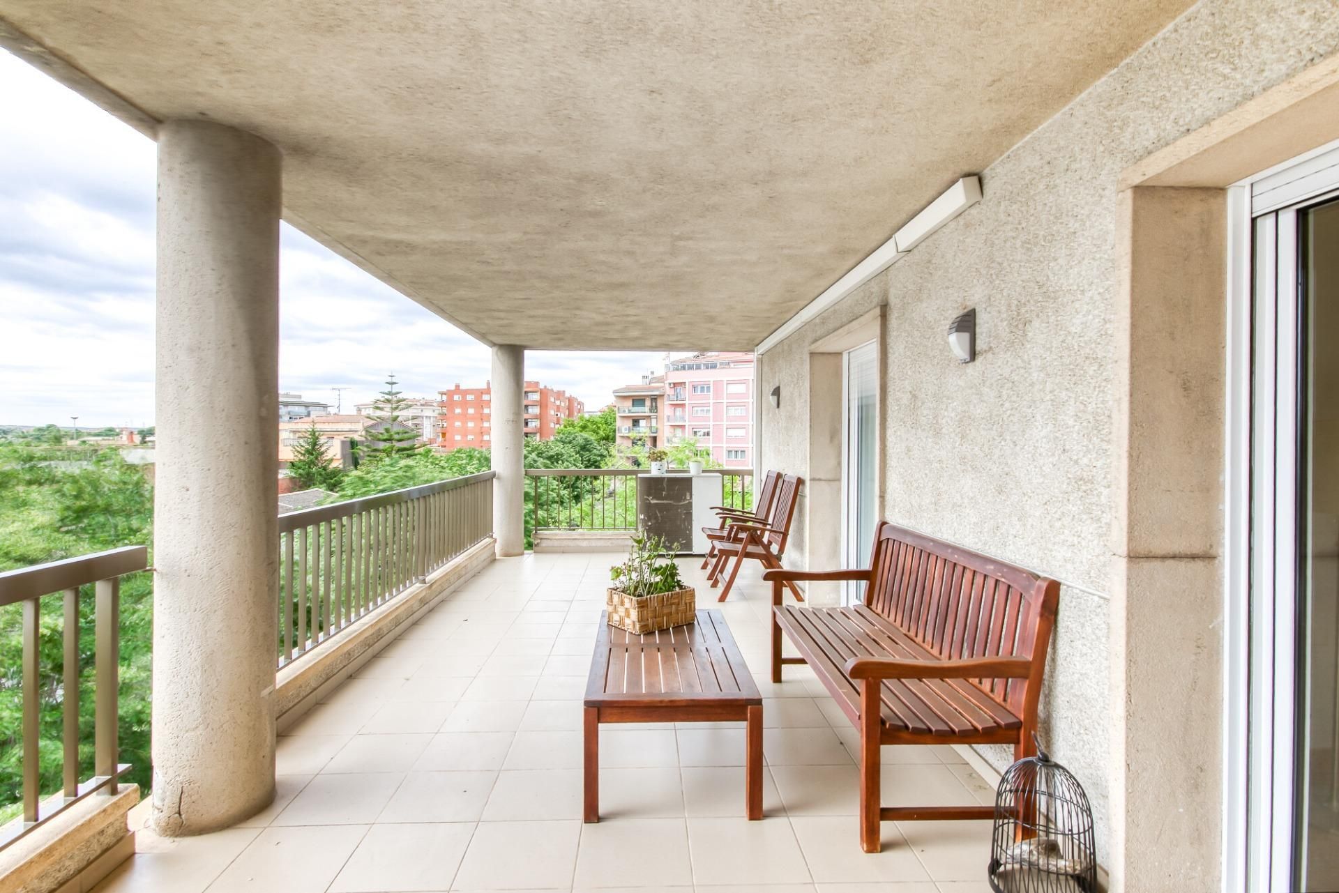 Terrassa de Apartament en venda en Figueres amb Aire condicionat, Calefacció i Jardí privat