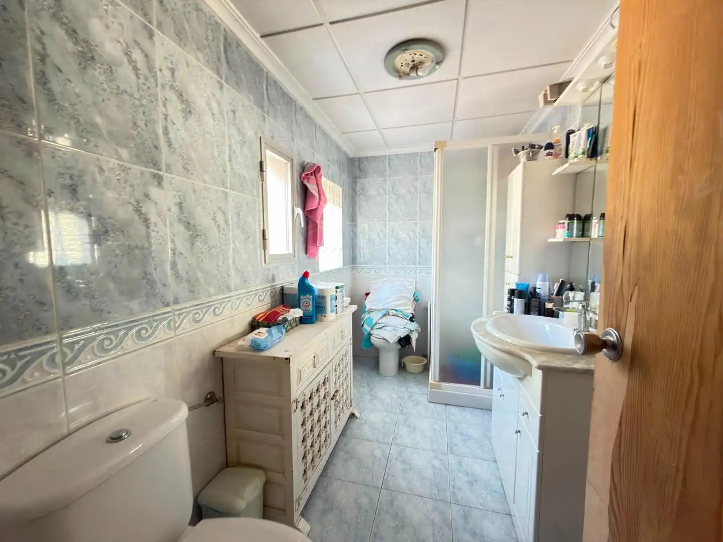Baño de Casa adosada en venta en Alicante / Alacant con Aire acondicionado, Calefacción y Jardín privado