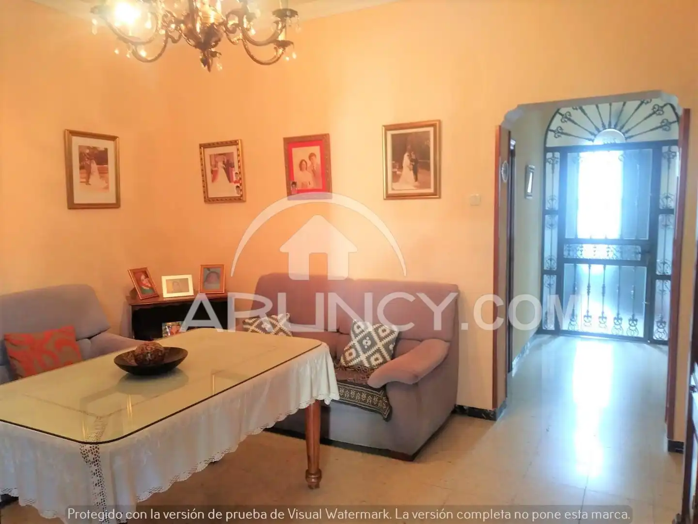 Sala de estar de Casa adosada en venta en Alcalá de Guadaira con Aire acondicionado y Terraza