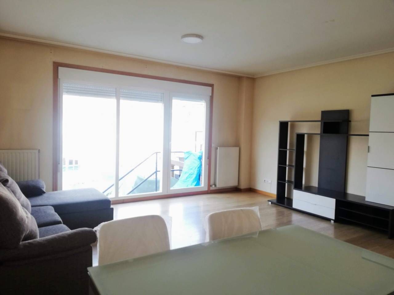 Living room of Single-family semi-detached for sale in Burgos Capital  with Heating, Private garden and Parquet flooring