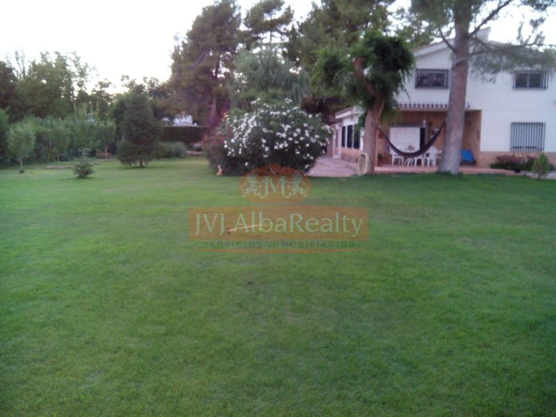 House or chalet for sale in  Albacete Capital  with Heating, Private garden and Terrace