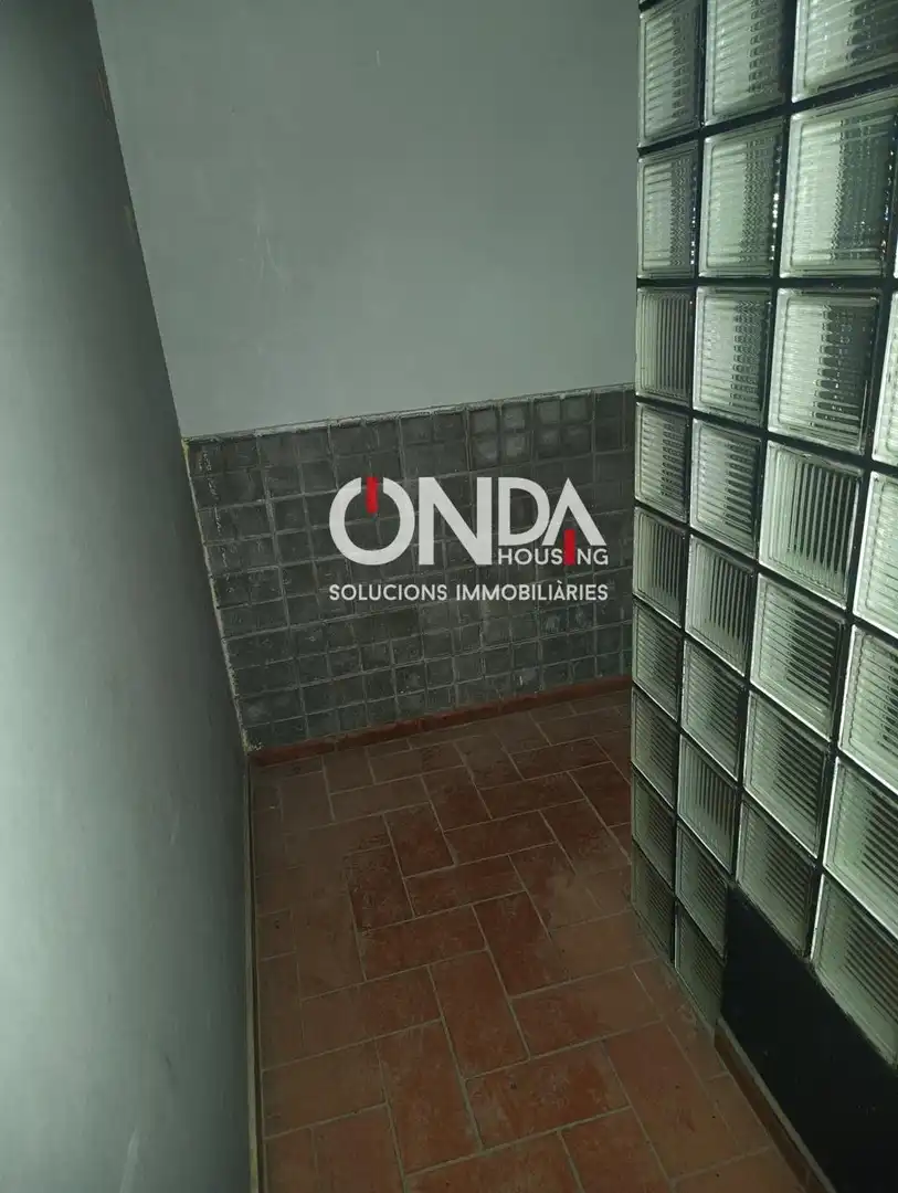 Commercial properties for rent in Àger