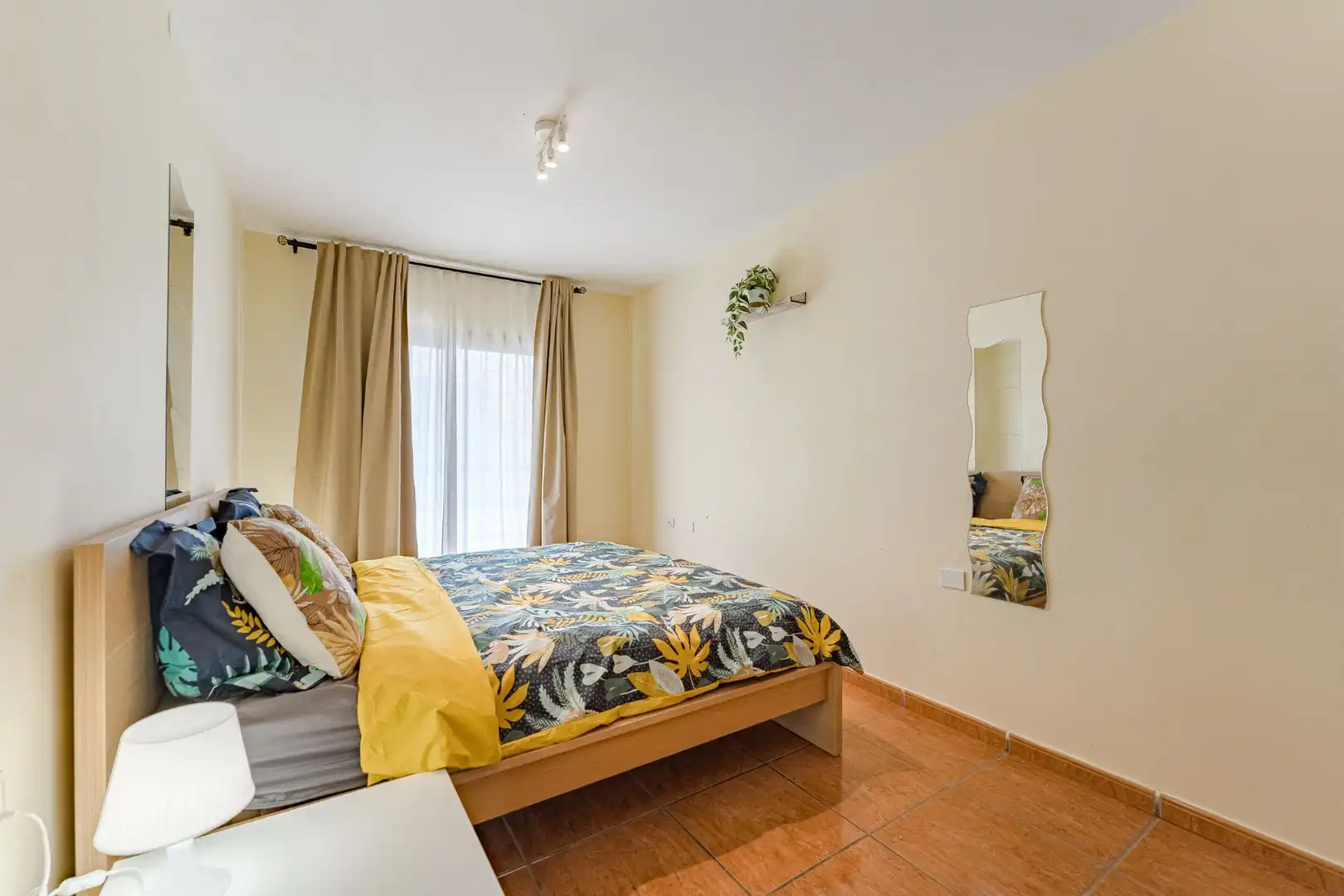 Dormitori de Apartament de lloguer en San Miguel de Abona amb Moblat i Piscina comunitària