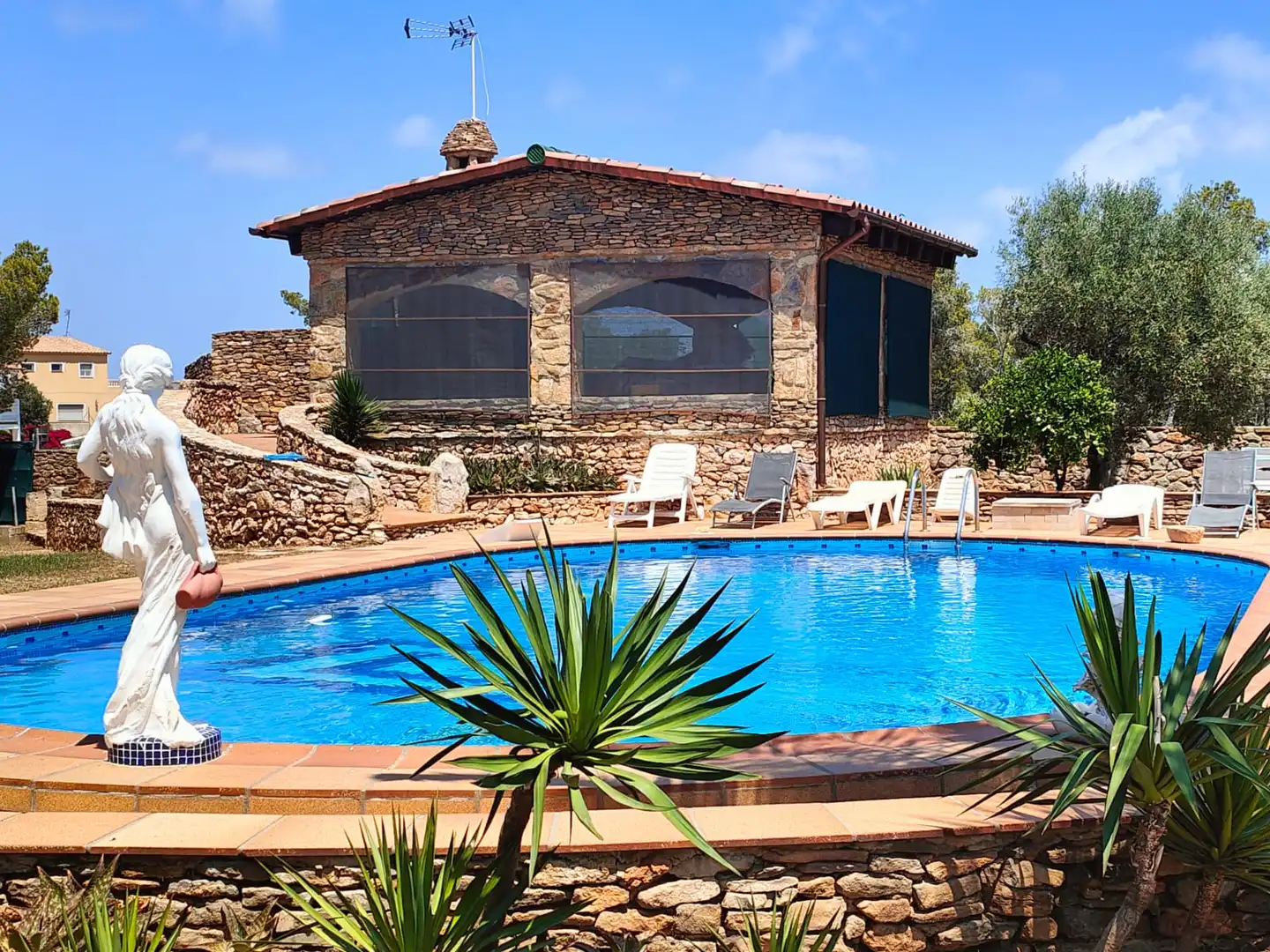 Swimming pool of Houses for sale in El Vendrell  with Private garden, Terrace and Swimming Pool
