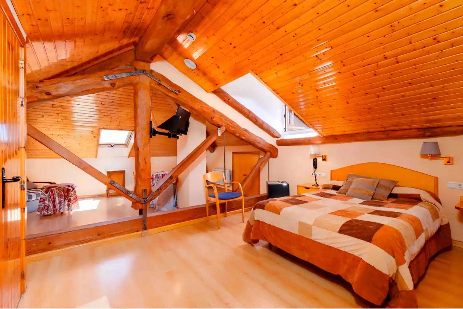 Bedroom of Buildings for sale in Ayerbe