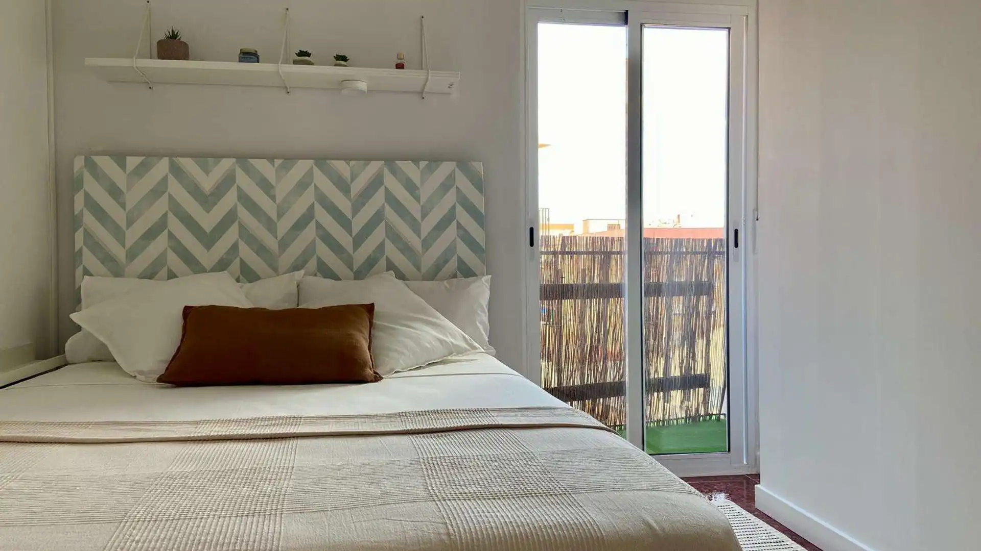 Room in Barrio de Benicalap