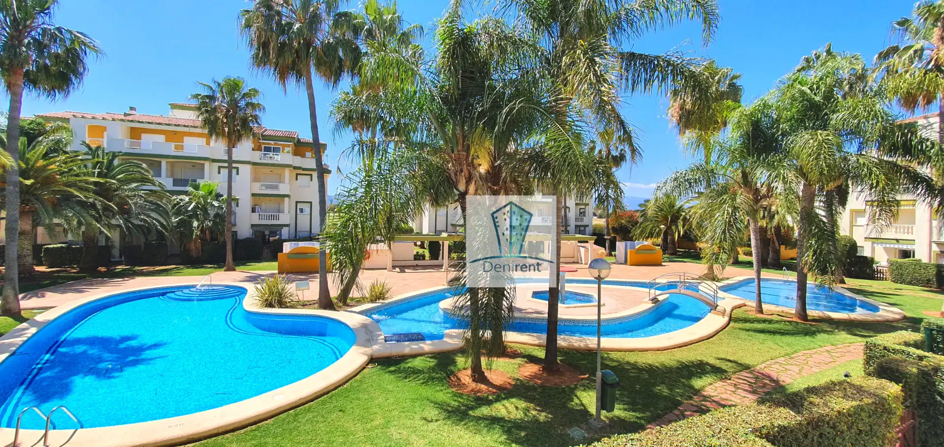 Vista exterior de Apartamento de alquiler en Dénia con Aire acondicionado, Calefacción y Terraza