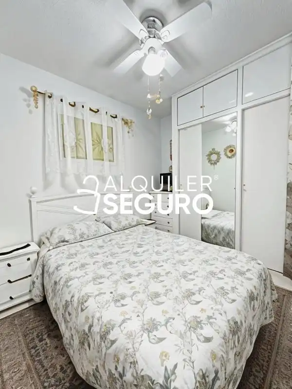Bedroom of Study for rent in Benicasim / Benicàssim  with Air Conditioner, Heating and Swimming Pool