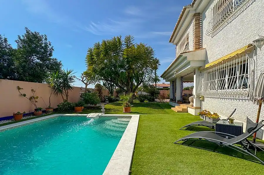 Xalet amb piscina en venda a Centro, imagen 3