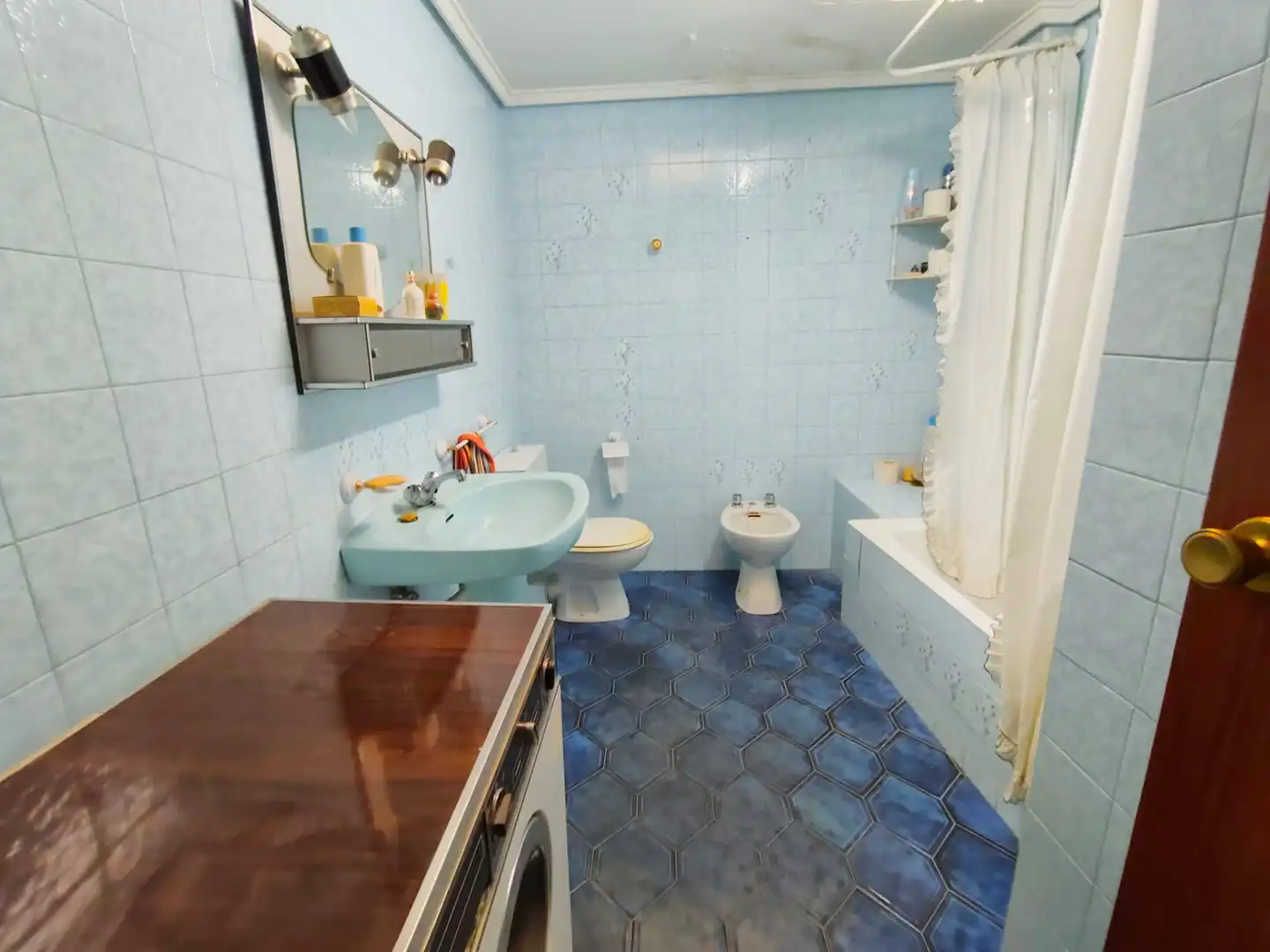Bany de Casa o xalet en venda en Guadix amb Terrassa, Moblat i Rentadora