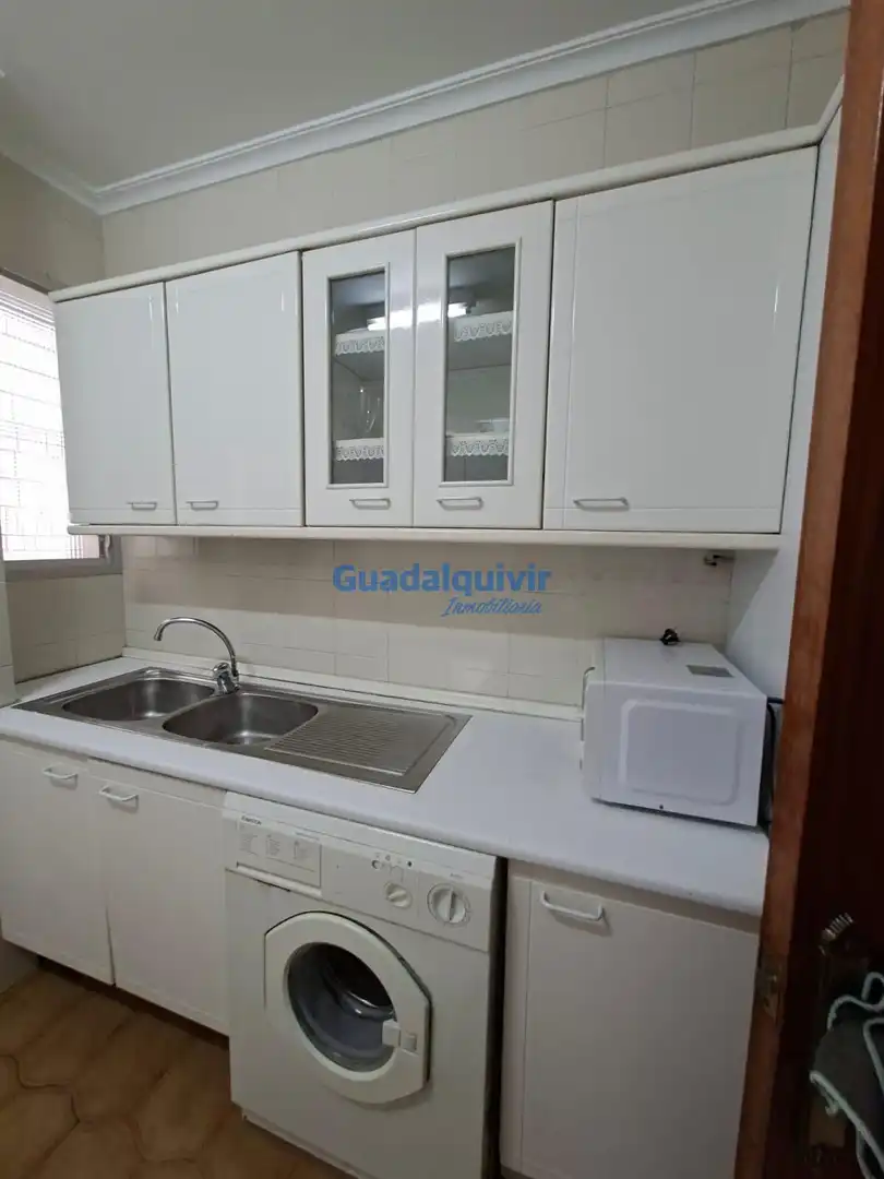 Flat with lift to rent in EDUARDO DATO, imagen 5