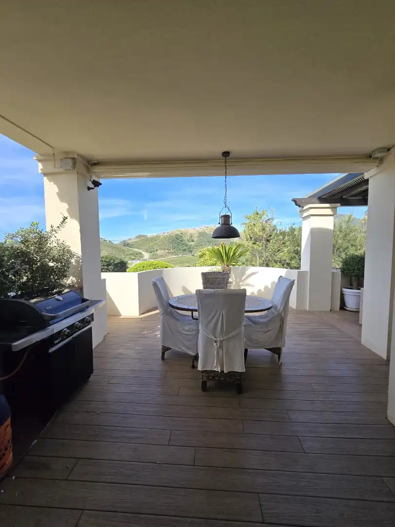 Terraza de Piso en venta en Benahavís con Aire acondicionado, Terraza y Trastero