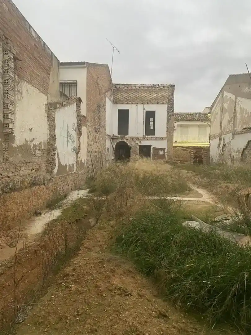 Casa adosada en venta en Los Corrales