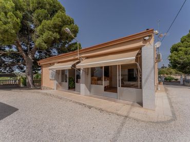 Villa con piscina in vendita a Peña de las Águilas