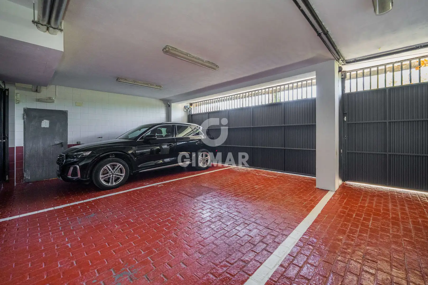 Aparcament de Casa o xalet en venda en Pozuelo de Alarcón amb Calefacció, Jardí privat i Piscina