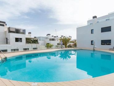 Apartment with pool to rent in Marbella Centro